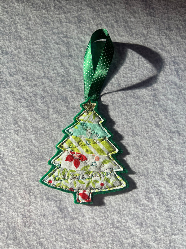 A SET OF ACRYLIC CHRISTMAS TREE SEWING/CRAFT TEMPLATES