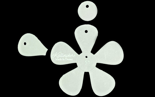 A DAISY STYLE FLOWER ACRYLIC TEMPLATE FOR APPLIQUÉ, SEWING, QUILTING, PAPERCRAFT from 3"