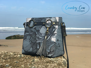 The Momexa bag by Country Cow Designs acrylic templates only