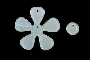 flower-shaped acrylic template with separate centre for sewing and crafts 