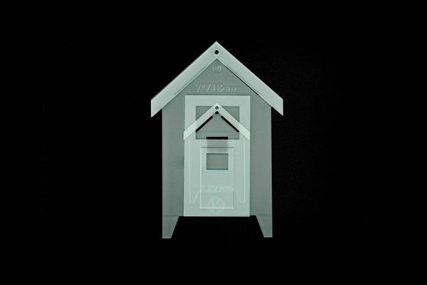 AN ACRYLIC BEACH HUT DUO SEWING/CRAFT TEMPLATE