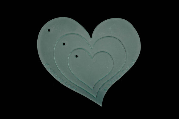 A SET OF 3 CURVED HEART STENCILS FOR QUILTING OR APPLIQUÉ