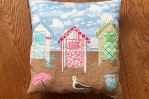 AN ACRYLIC BEACH HUT DUO SEWING/CRAFT TEMPLATE